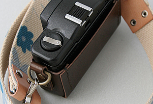 LOMO LC-A オリジナル・レザーフォルダー・ケース leather folder case ネックストラップが使える